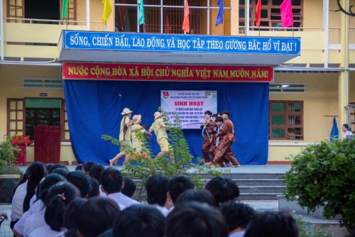 Đoàn  trường THPT Đỗ Đăng Tuyển tổ chức buổi sinh hoạt  Kỷ niệm 68 năm ngày thành lập Hội Thanh niên Việt Nam (15/10/1956-15/10/2024)