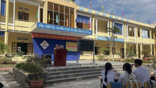 ĐOÀN TRƯỜNG THPT ĐỖ ĐĂNG TUYỂN PHỐI HỢP VỚI TỔ NGOẠI NGỮ TỔ CHỨC NGOẠI KHÓA OTE - OLYMPIC OF TALENT ENGLISH