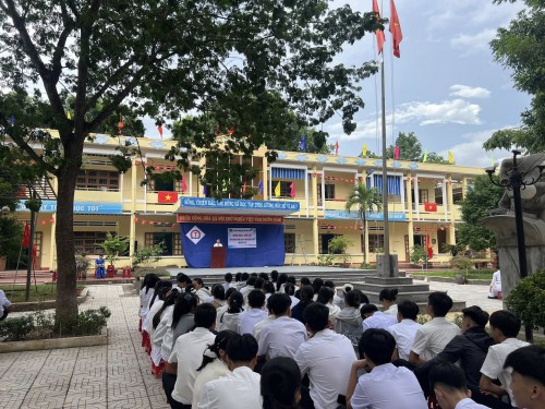 SINH HOẠT CHỦ ĐỀ: “TRUYỀN THỐNG NHÀ TRƯỜNG, GIÁO DỤC KỸ NĂNG SỐNG CHO HỌC SINH”